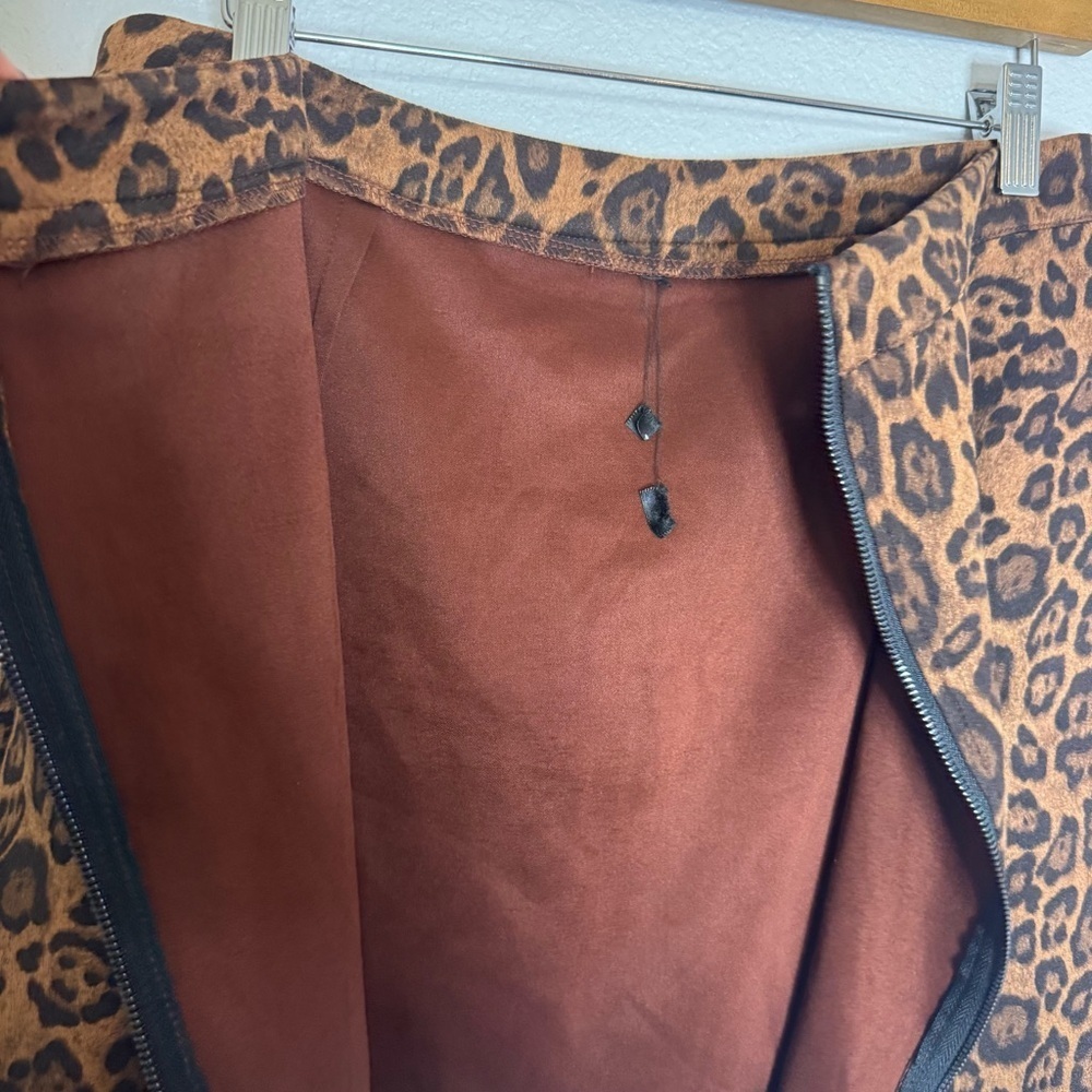 Leopard Print Women's Skirt - Picture 4 of 13